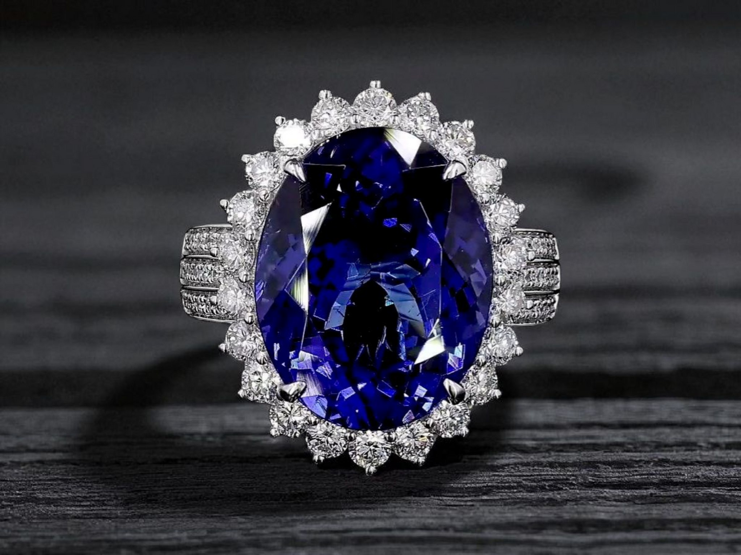 Avellino (13.50 cts.) Tanzanite and Natural Diamonds Ring (with 18K White Gold) -R3955